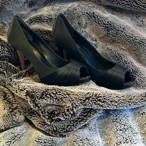 Size 8M WHBM Heels. Only worn on a few occasions.